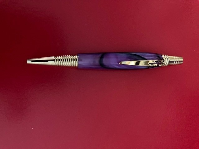 עטים יפים ,מבריקים ,מחומר אקרילי