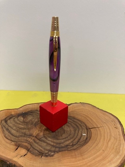 עטים יפים ,מבריקים ,מחומר אקרילי