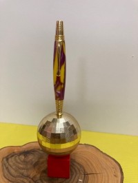 עטים יפים ,מבריקים ,מחומר אקרילי