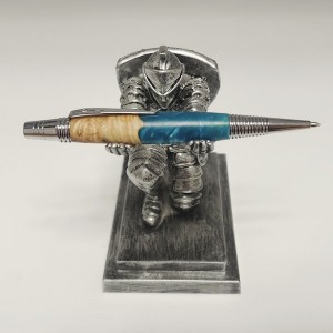 Shield Knight Creative Pen Stand