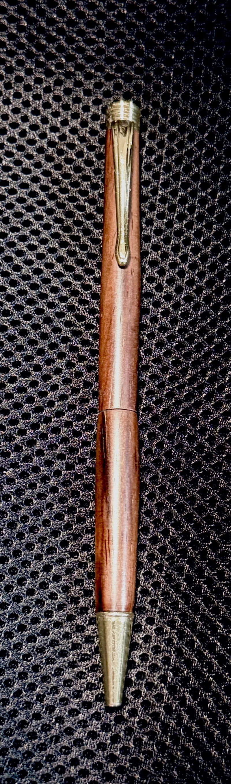 Slim Line pen in Santos Rosewood. No center band.